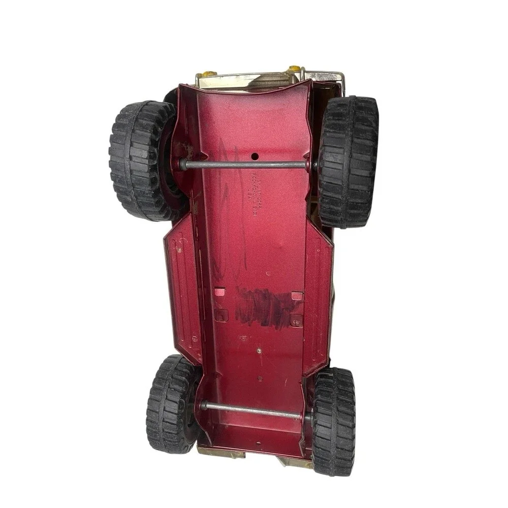 Vintage Nylint Chevy Truck Rhino II 4x4 Pressed Steel Pick-Up Metallic Red Toys